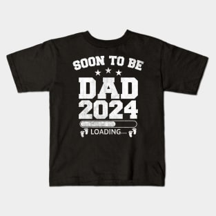 Soon To Be Dad 2024 Loading Baby Feet Kids T-Shirt